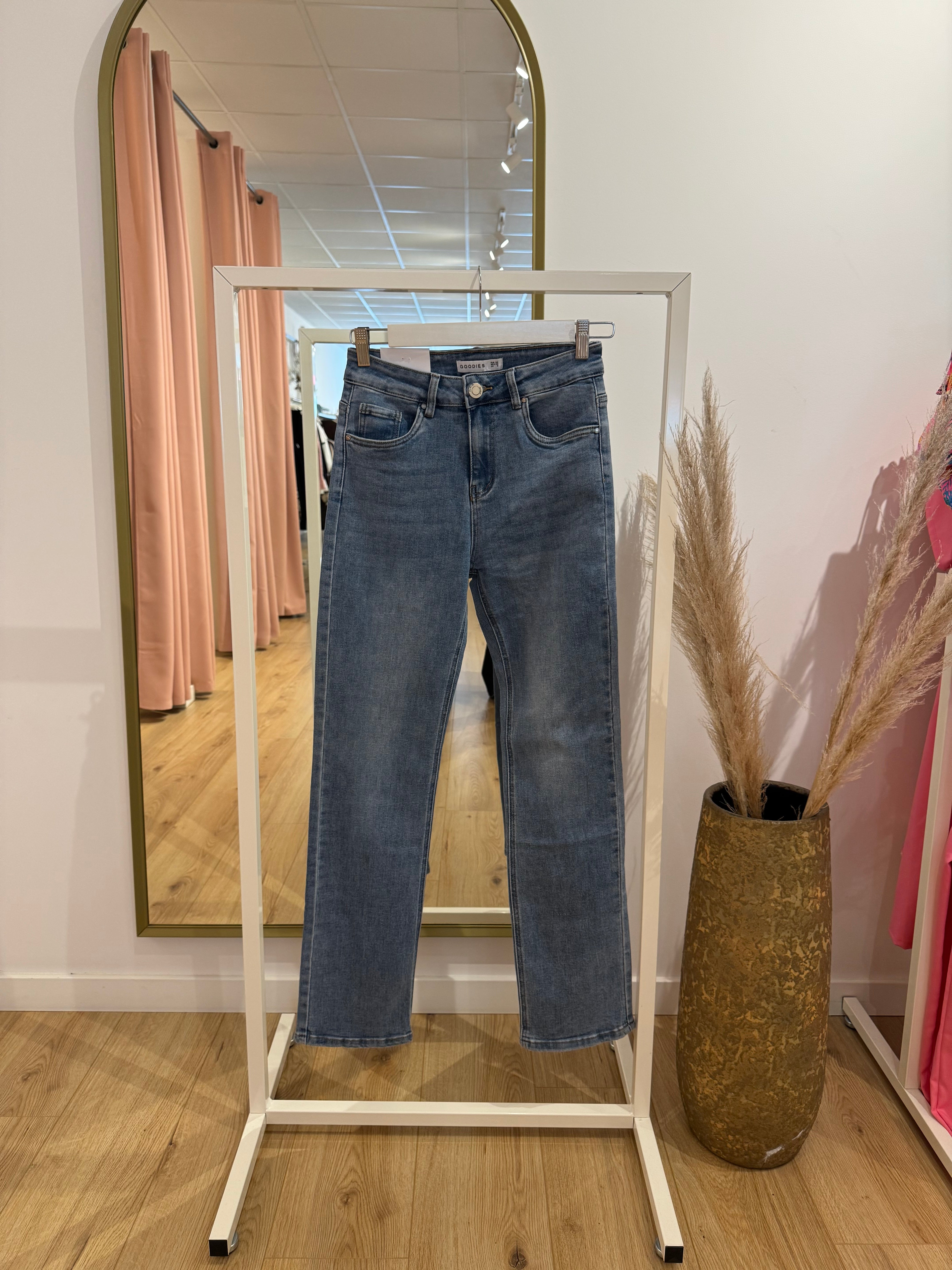 Goodies straight 0220