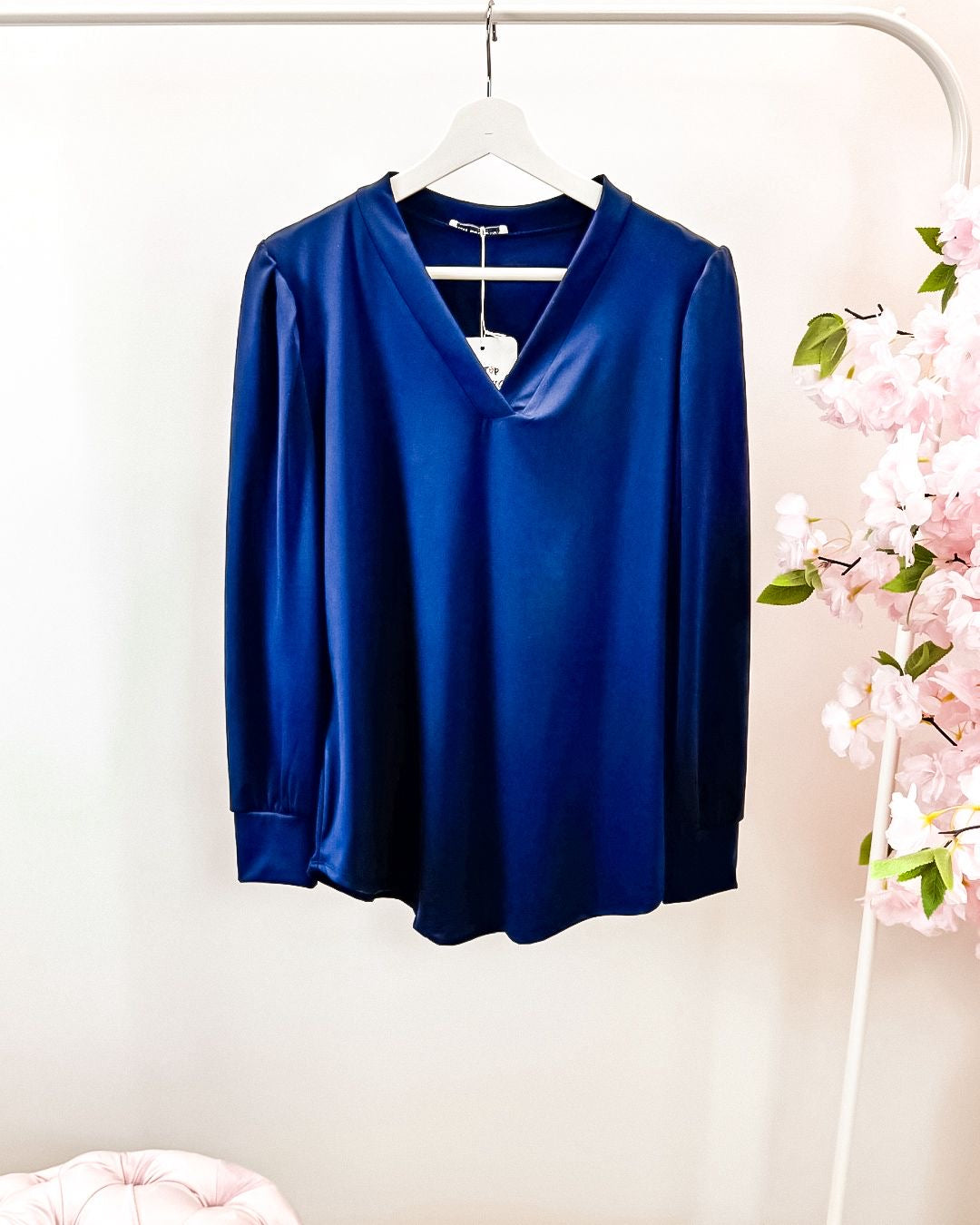 Top Bindi navy
